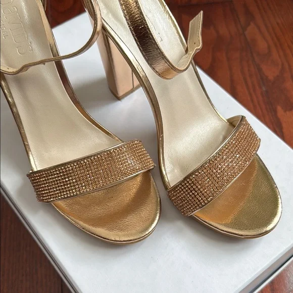 Elegant Gold Heeled Sandals - Picture 5 of 7